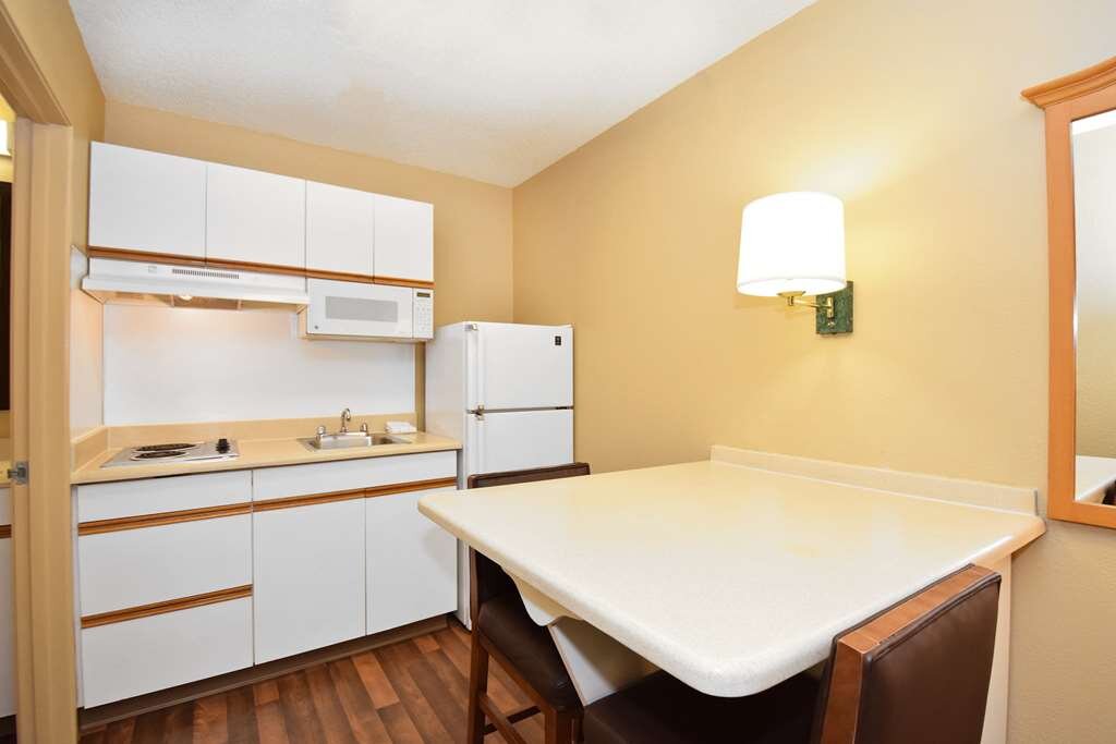 EXTENDED STAY AMERICA TAMPA NORTH AIRPORT 124 1 3 2