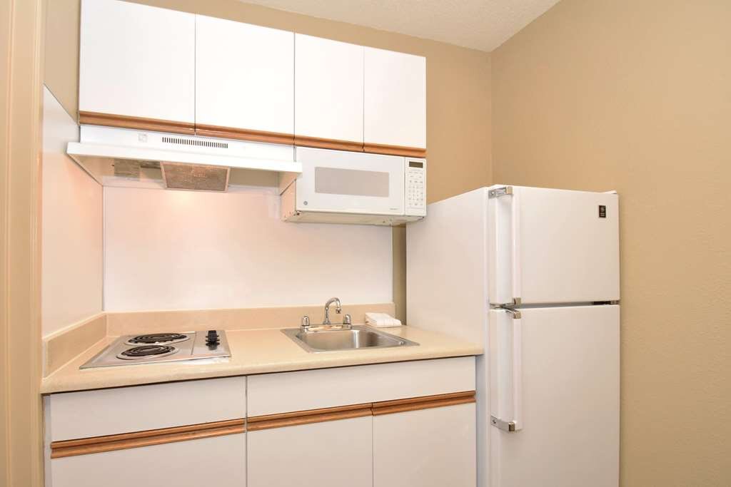 EXTENDED STAY AMERICA TAMPA NORTH AIRPORT 124 1 3 2