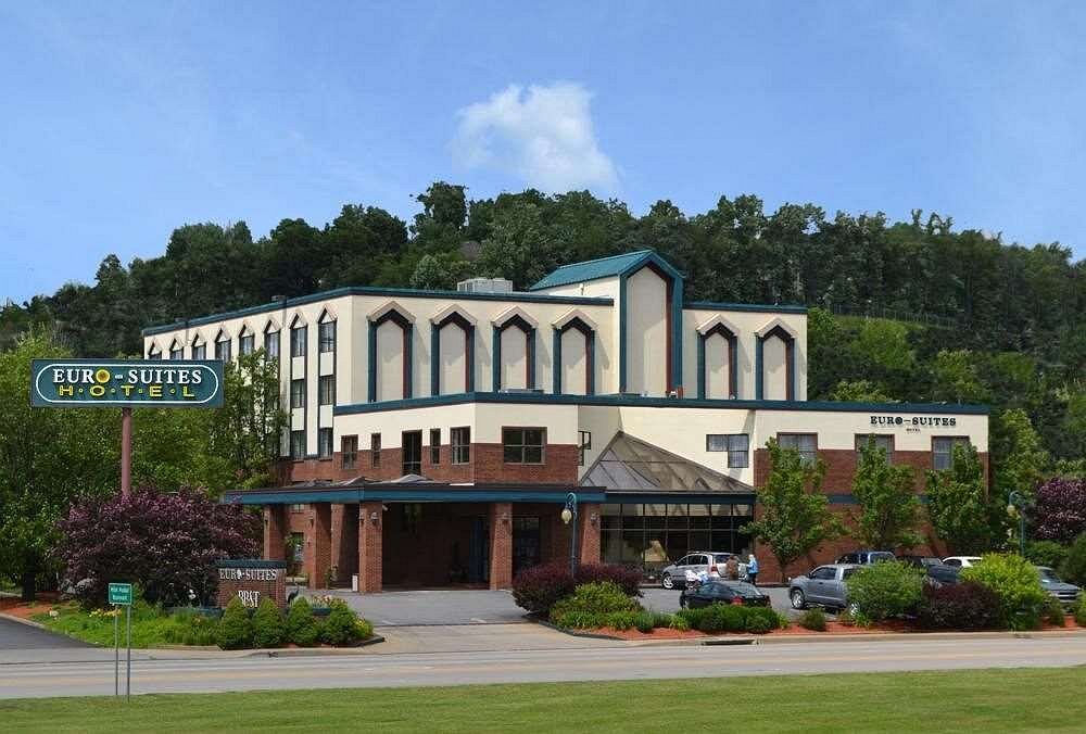 hotels in huntington wv with hot tub