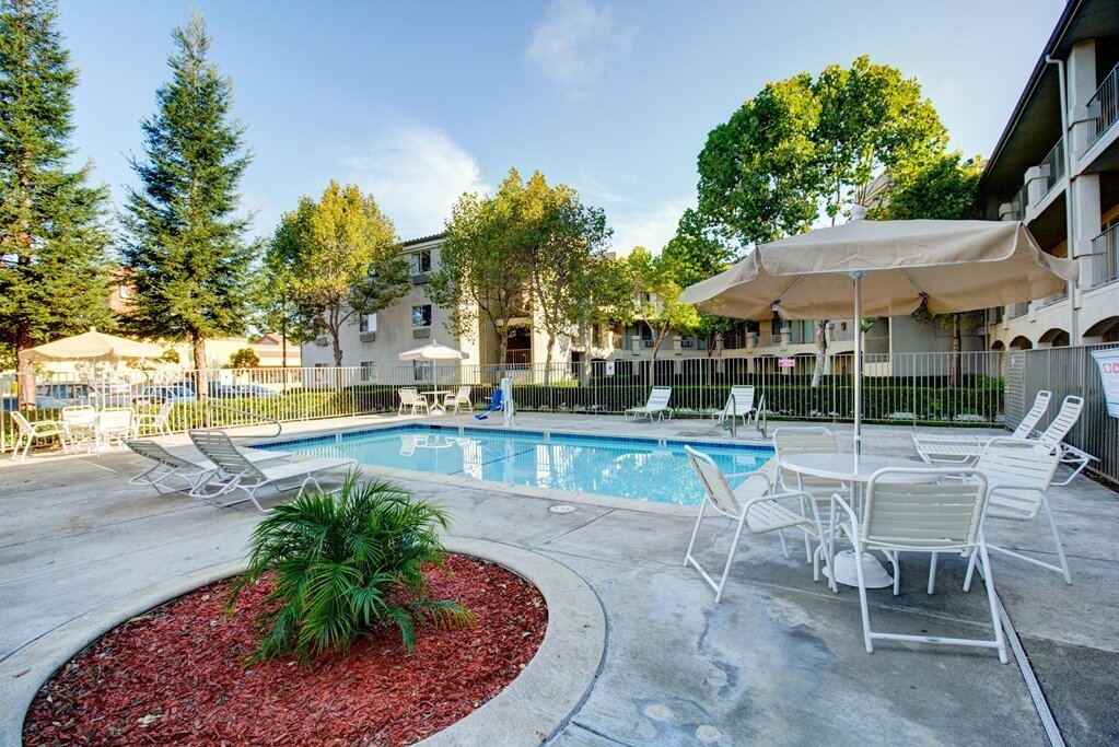 Inn At Rohnert Park Pool Pictures & Reviews - Tripadvisor