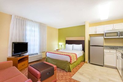 Hotel photo 9 of Hawthorn Suites by Wyndham Sterling Dulles.