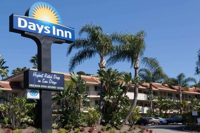 Hotel photo 9 of Days Inn by Wyndham San Diego Hotel Circle.