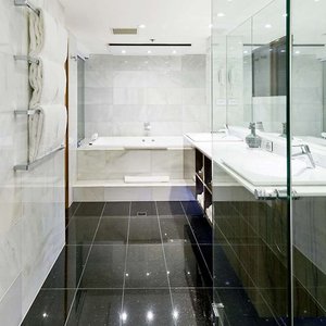 Stamford Suite Bathroom at Stamford Plaza Adelaide