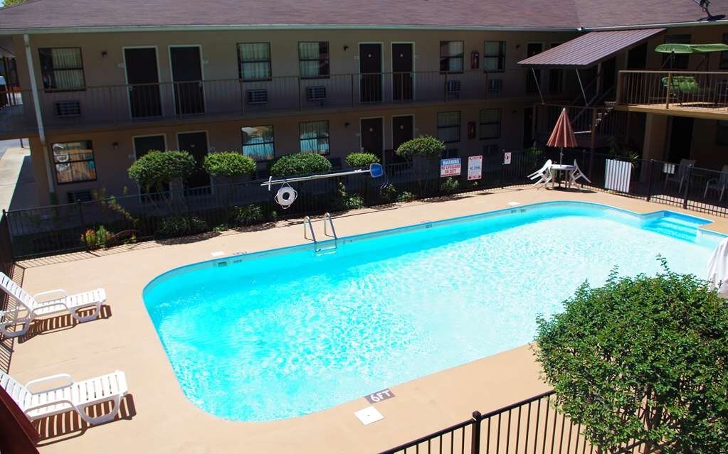 pet friendly hotels in malvern arkansas