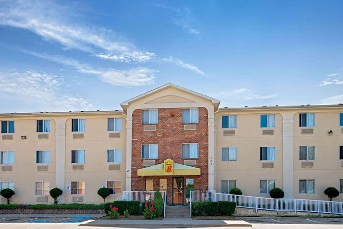 SUPER 8 BY WYNDHAM PLANO/DALLAS AREA - Updated 2025 Prices &amp; Motel 