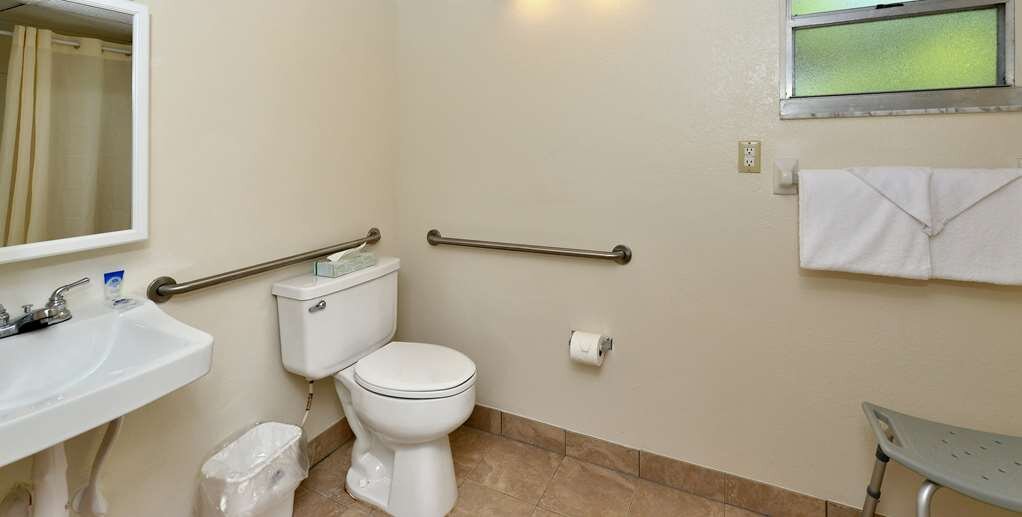 Hotel photo 38 of Americas Best Value Inn Bradenton Sarasota.