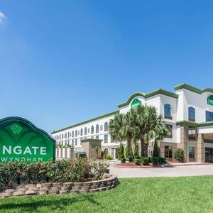 Wingate by Wyndham Sulphur
