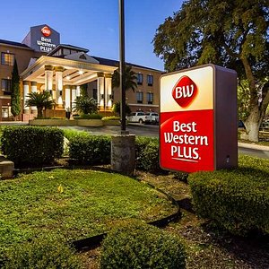 Welcome to the Best Western Plus Hill Country Suites!