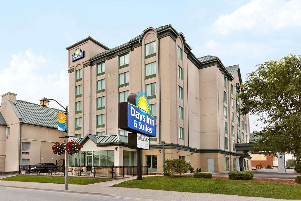 Days Inn &amp; Suites by Wyndham Niagara Falls Centre St. By the Falls, hotell i Niagara Falls