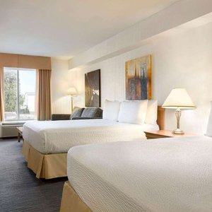 Days Inn by Wyndham Niagara Falls Centre St. By the Falls, hotel in Niagara Falls