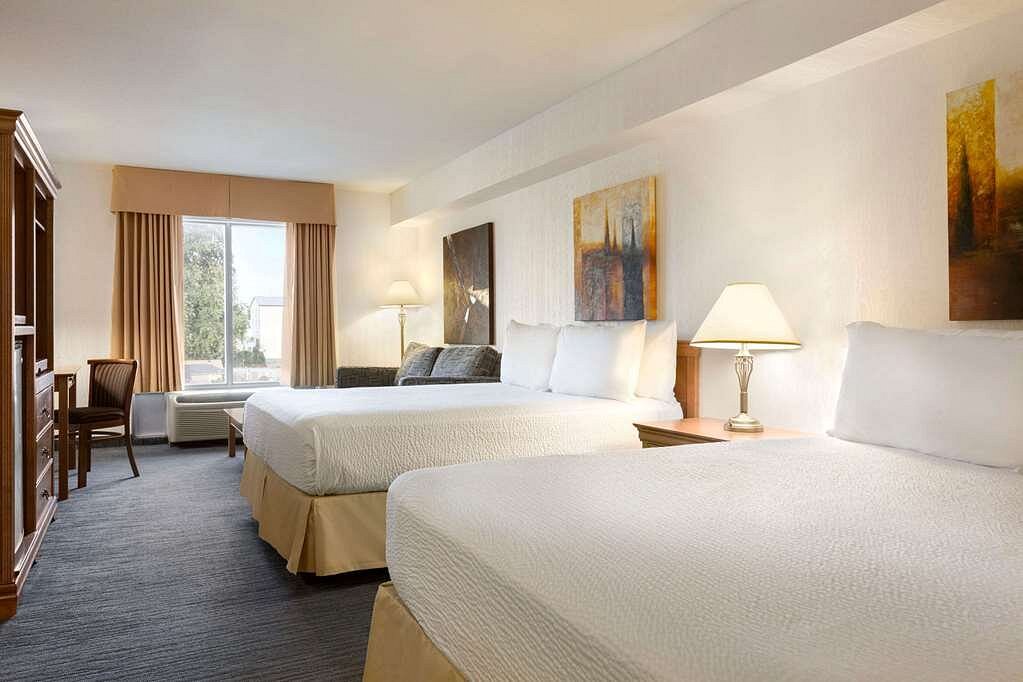 Days Inn &amp; Suites by Wyndham Niagara Falls Centre St. By the Falls, hotel in Niagara Falls