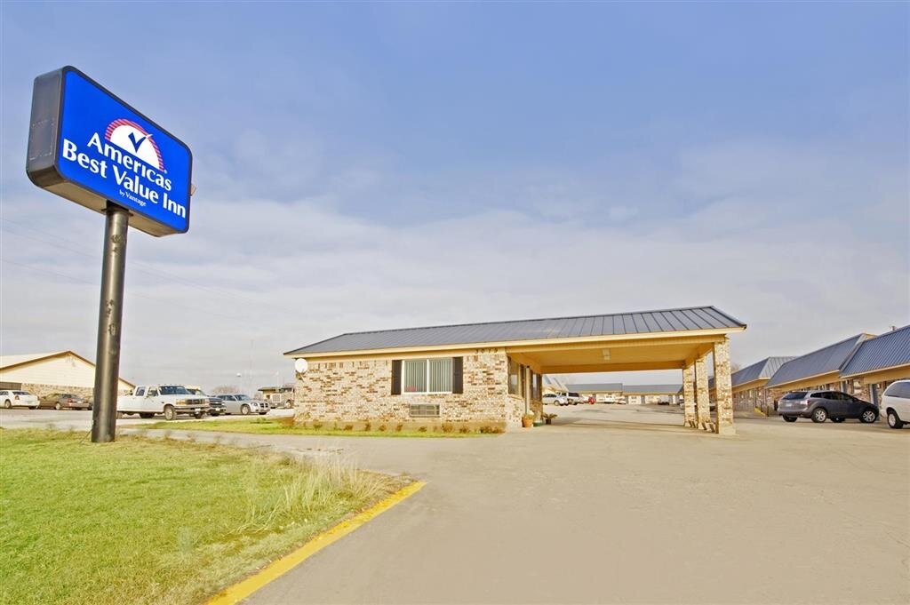 do kiowa casino hotels near