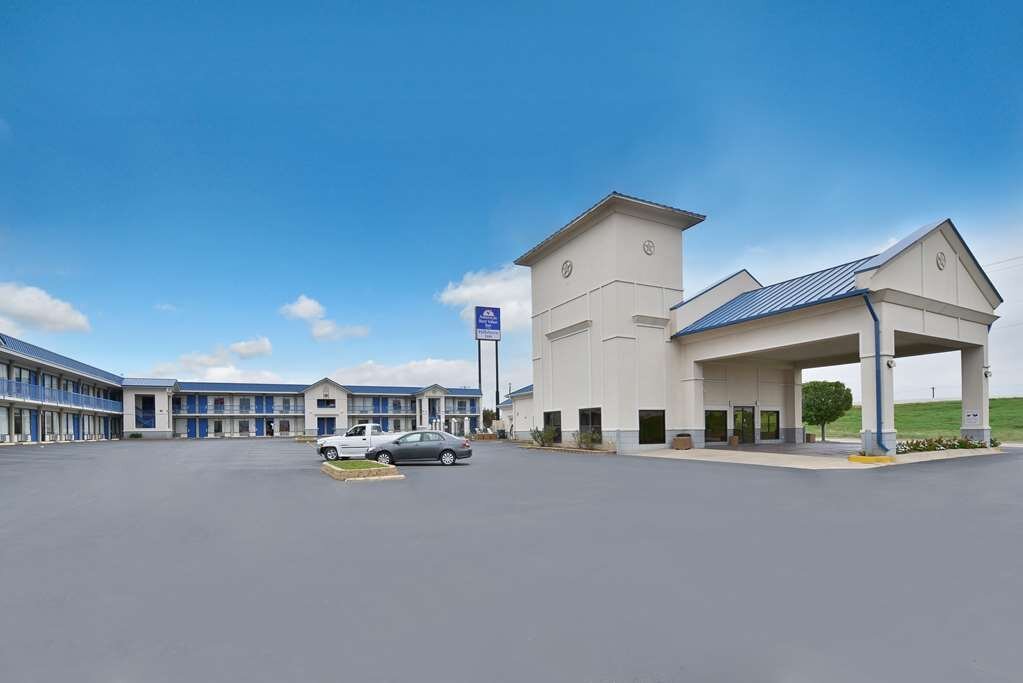 AMERICAS BEST VALUE INN HILLSBORO $74 ($̶1̶0̶0̶) - Updated 2023 Prices ...