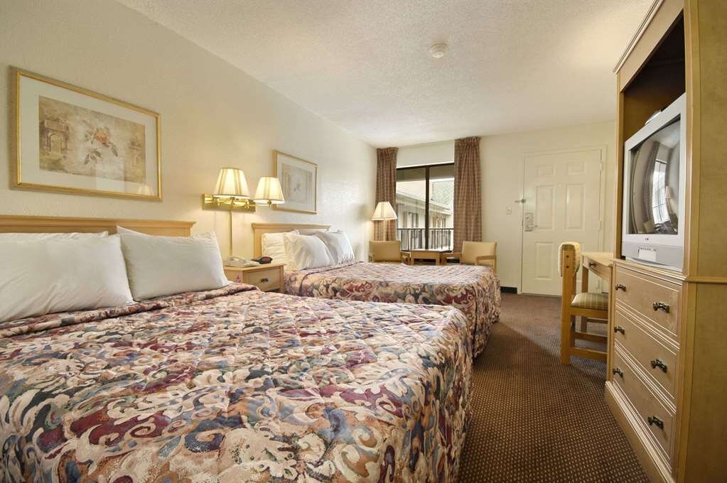 DAYS INN SUITES BY WYNDHAM MOBILE 50 7 7 Updated 2023 Prices   Two Double Bed Suite 