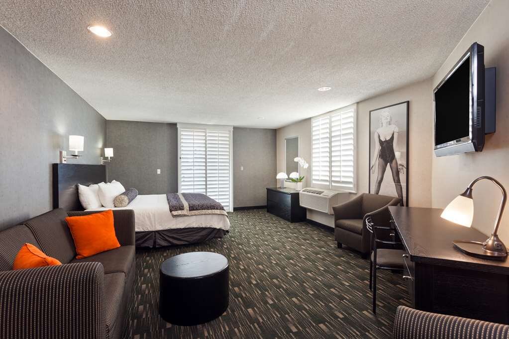Hotel photo 27 of Ramada Plaza by Wyndham West Hollywood Hotel & Suites.