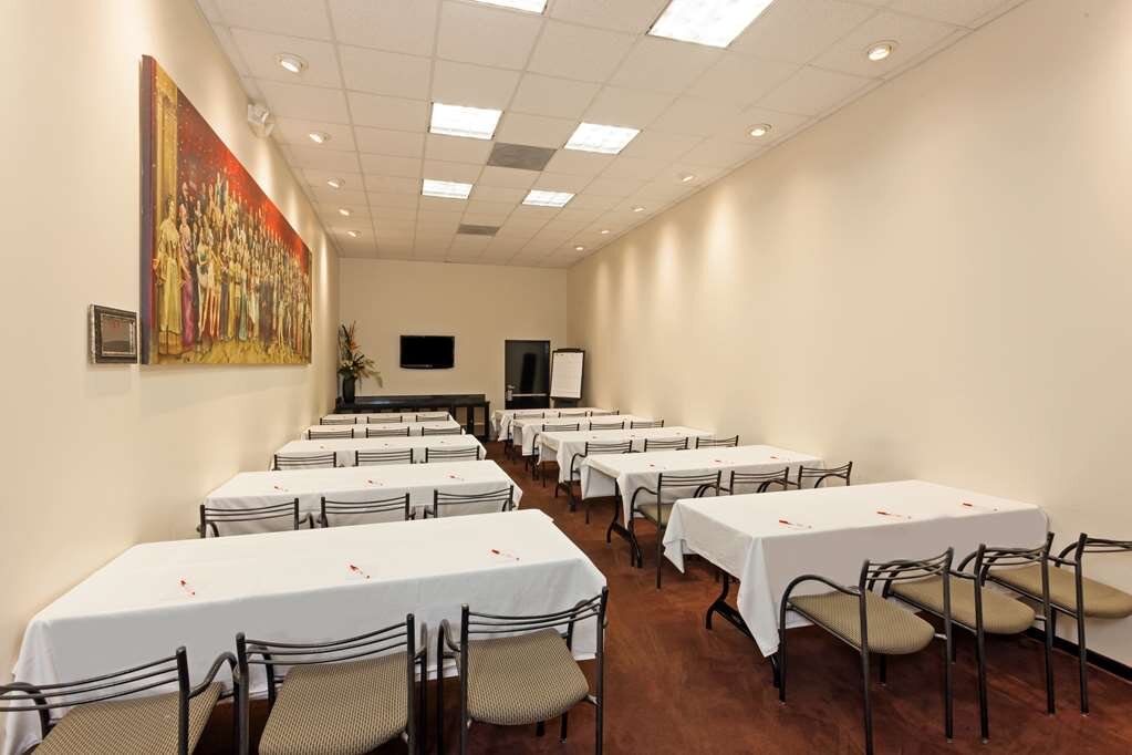 Hotel photo 29 of Ramada Plaza by Wyndham West Hollywood Hotel & Suites.