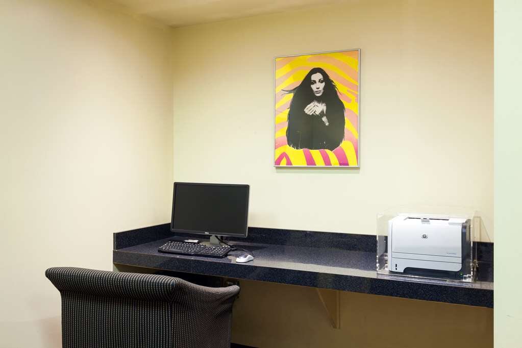 Hotel photo 32 of Ramada Plaza by Wyndham West Hollywood Hotel & Suites.