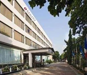 Welcome to the Ramada Plaza Karachi