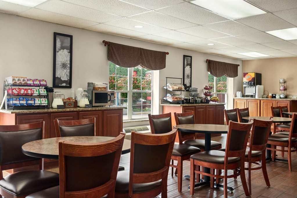 Hotel photo 64 of Ramada by Wyndham Pigeon Forge North.