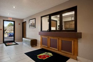 Super 8 by Wyndham Richmond/Chamberlayne Rd in Richmond, image may contain: Corner, Home Decor, Interior Design, Floor