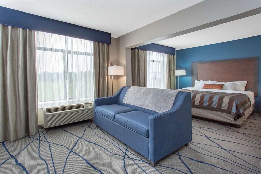 WINGATE BY WYNDHAM INDIANAPOLIS AIRPORT PLAINFIELD 93 1 5 7   Suite 