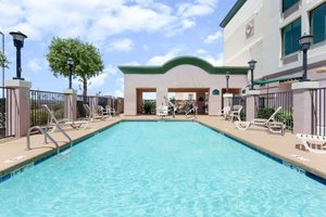 Piscine et plage