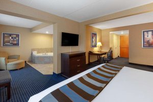 Room & Suite