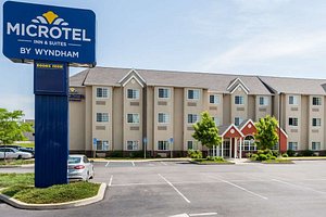 Microtel Inn & Suites by Wyndham Dickson City/Scranton in Dickson City, image may contain: Hotel, Building, Inn, City