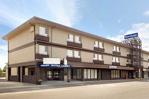 Travelodge Lethbridge in Lethbridge, image may contain: Hotel, City, Office Building, Inn