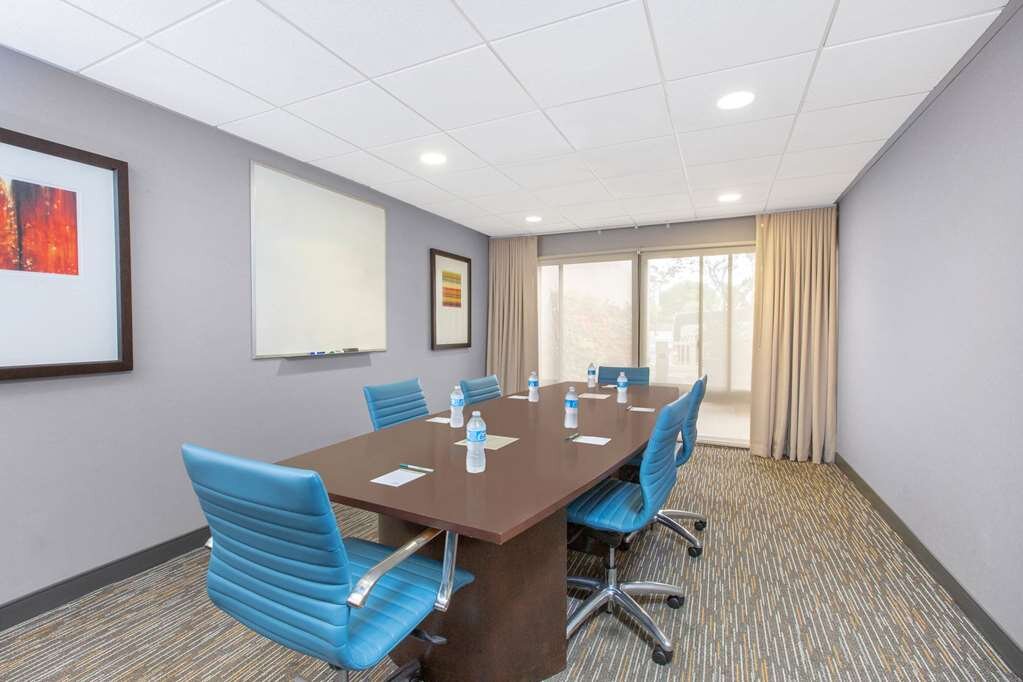 Hotel photo 35 of Wingate by Wyndham Los Angeles International Airport LAX.