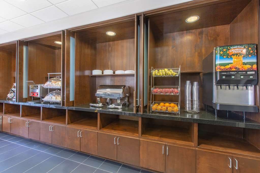 Hotel photo 38 of Wingate by Wyndham Los Angeles International Airport LAX.