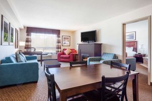 Room & Suite