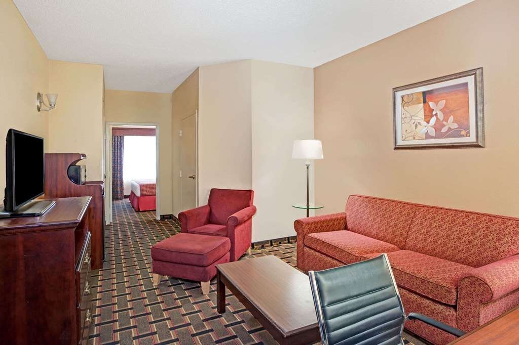 Baymont by Wyndham Kennesaw Rooms: Pictures & Reviews - Tripadvisor