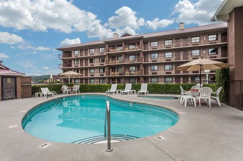 BAYMONT BY WYNDHAM PIGEON FORGE - Updated 2024 Prices & Hotel Reviews (TN)