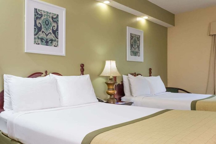 Baymont by Wyndham Lakeland - hotel rooms