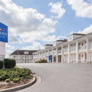 Welcome to the Baymont Inn & Suites Hickory