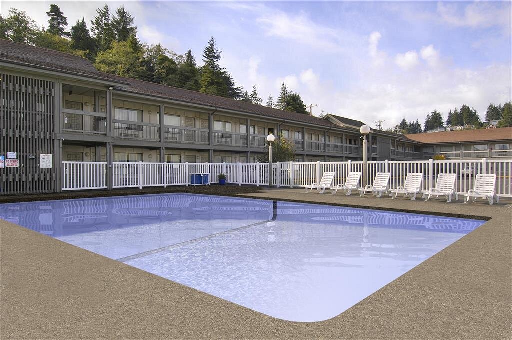 Red Hotel Coos Bay Pool Pictures & - Tripadvisor
