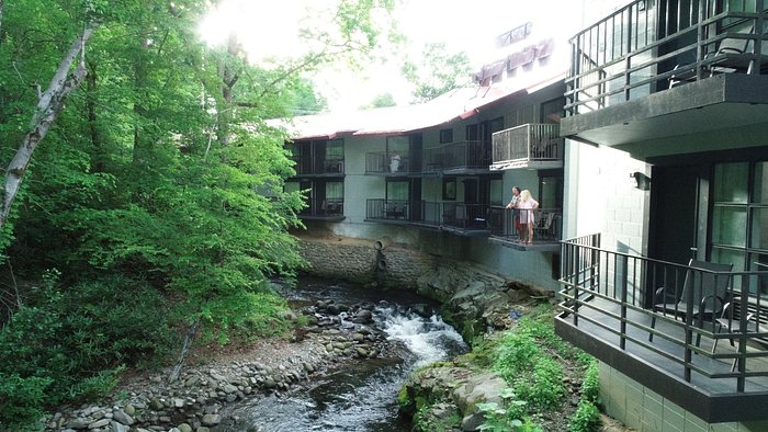 BEAR CREEK INN - UPDATED 2022 Reviews & Price Comparison (Gatlinburg