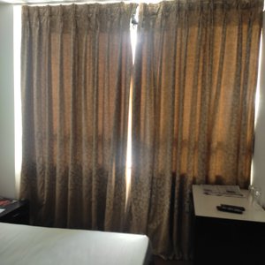 An amazing place to get clean, comfortable budget friendly rooms with quick room service. I was able to easily locate the place via public transport. I had a wonderful time during my stay.