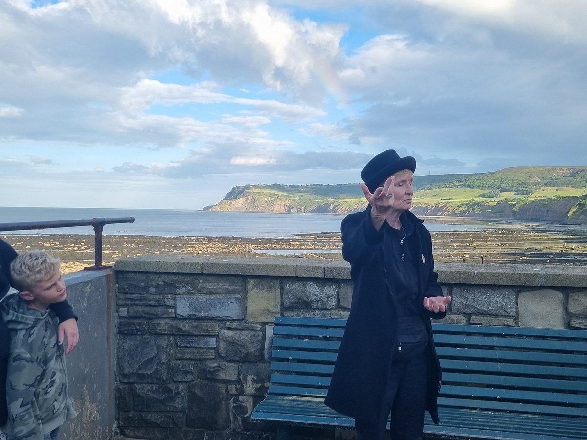 ghost tour robin hoods bay