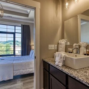 Bathroom in guestroom