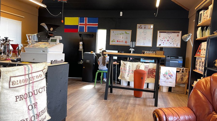 Coffee roastery & Coffee shop