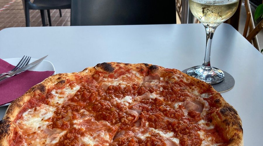 Pizza Bolognese