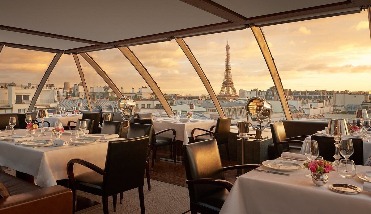 paris restaurant with a view