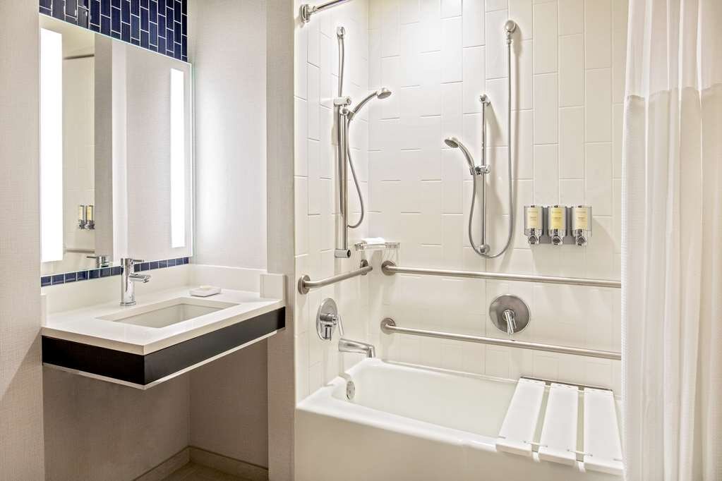 Hotel photo 68 of Royal Sonesta Boston.