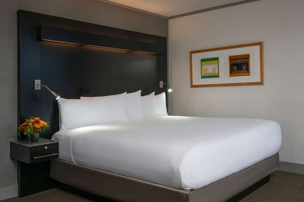 Hotel photo 86 of Royal Sonesta Boston.