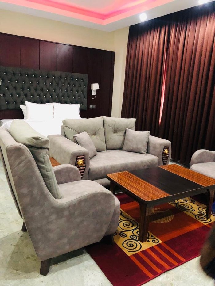 DEJA VU HOTEL AND SUITES (AU$194): 2024 Prices & Reviews (Akure ...