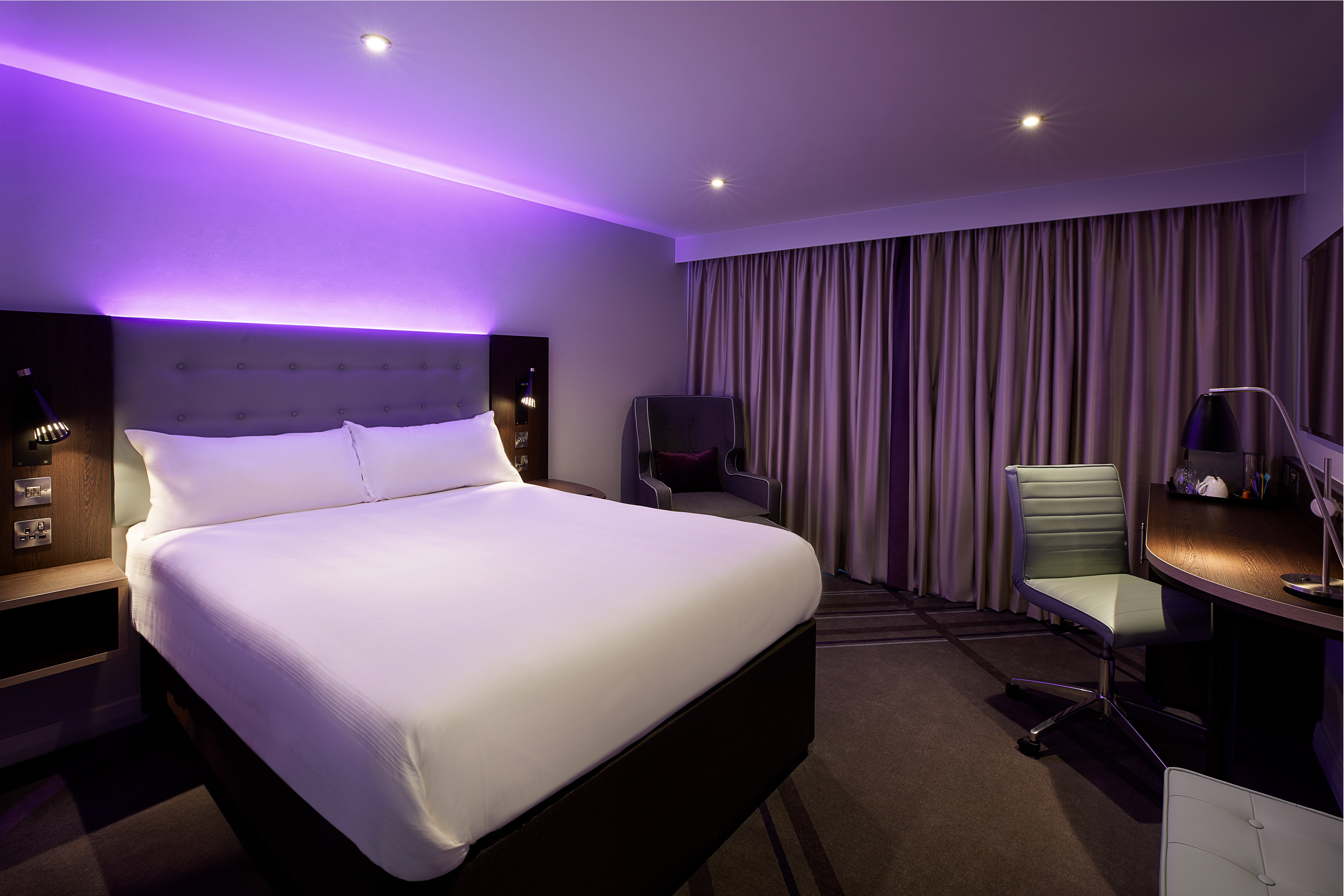 Premier Inn Portsmouth North Harbour hotel - 7