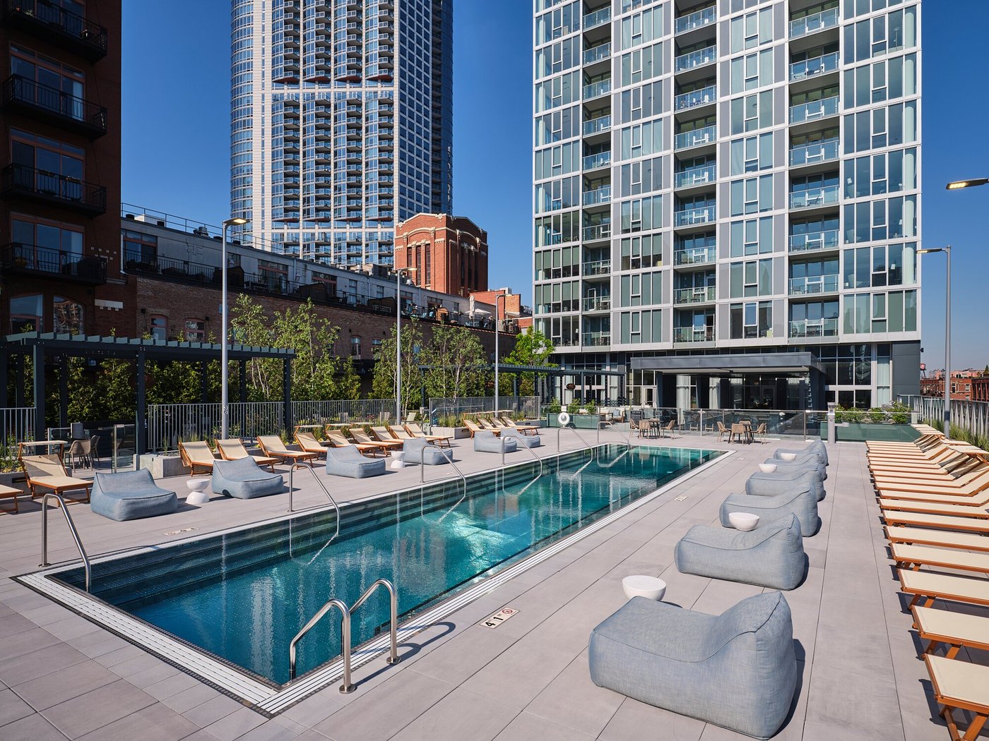 LEVEL CHICAGO - RIVER NORTH - Updated 2024 Prices & Condominium Reviews ...