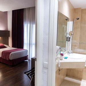 Hotel Serrano AF